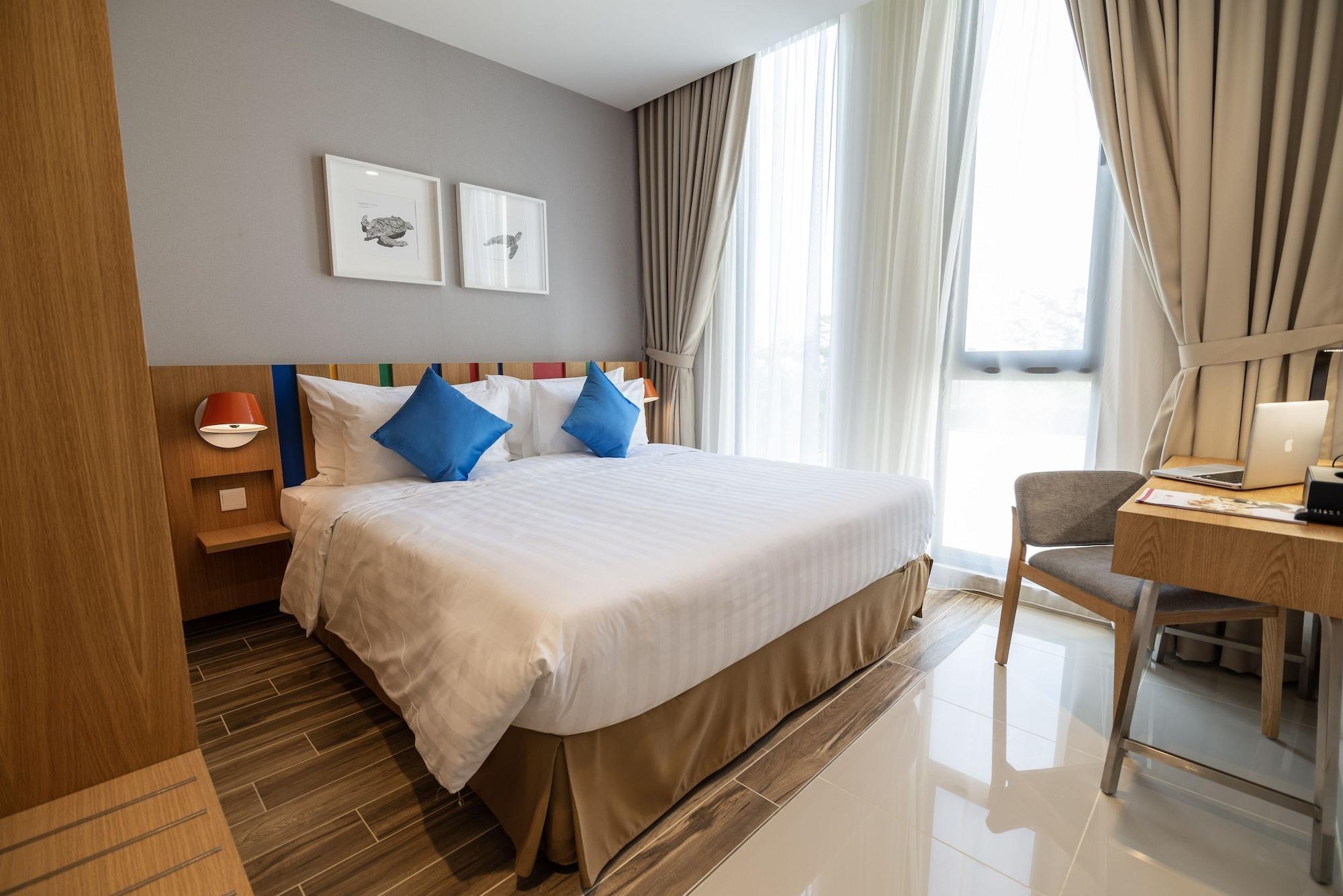 Ramada Meridin Johor Bahru Нусаяя Екстер'єр фото