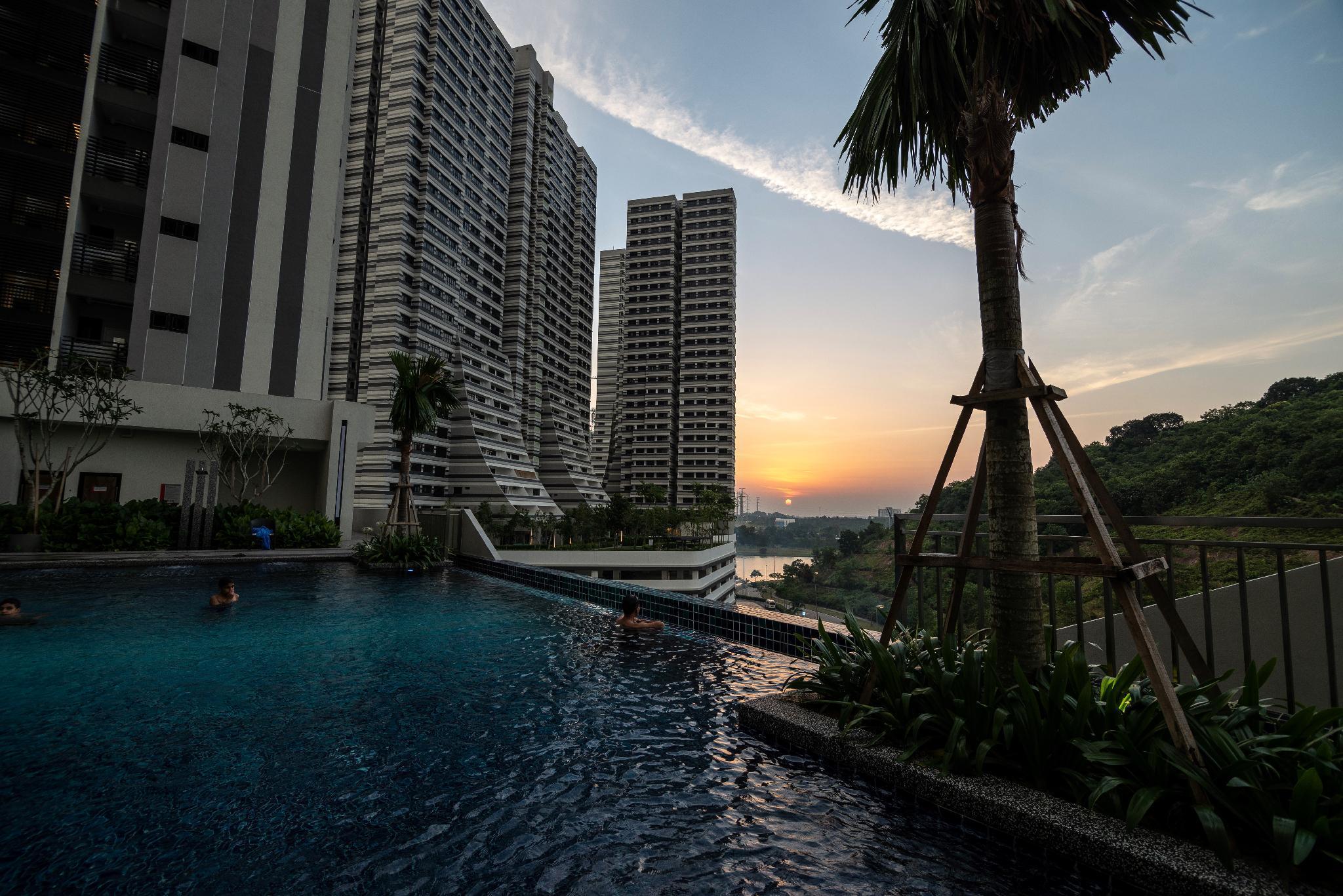 Ramada Meridin Johor Bahru Нусаяя Екстер'єр фото