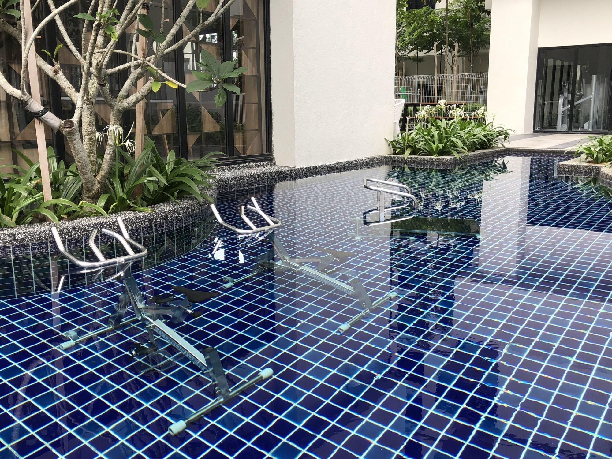 Ramada Meridin Johor Bahru Нусаяя Екстер'єр фото