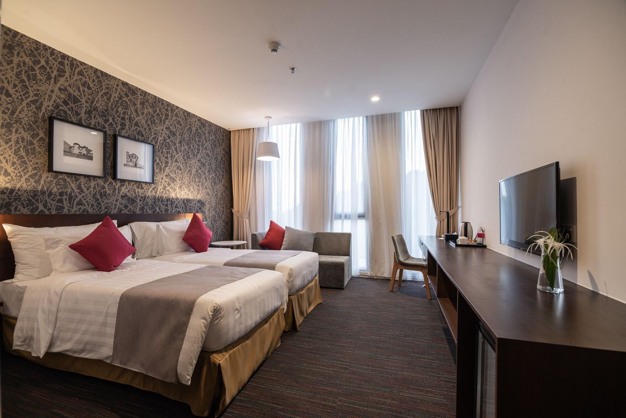 Ramada Meridin Johor Bahru Нусаяя Екстер'єр фото