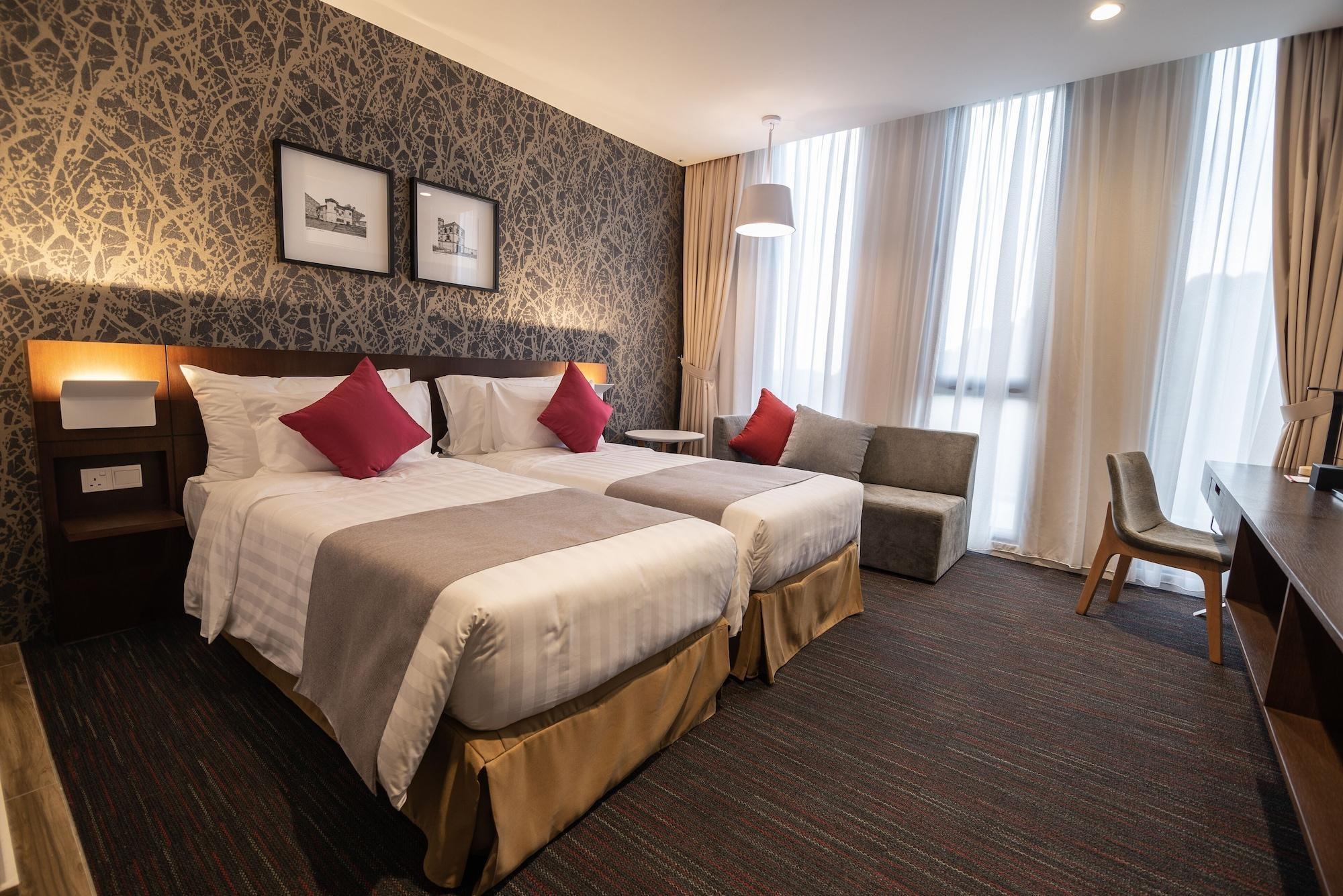 Ramada Meridin Johor Bahru Нусаяя Екстер'єр фото