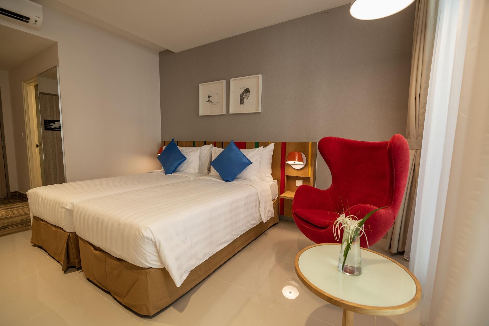 Ramada Meridin Johor Bahru Нусаяя Екстер'єр фото