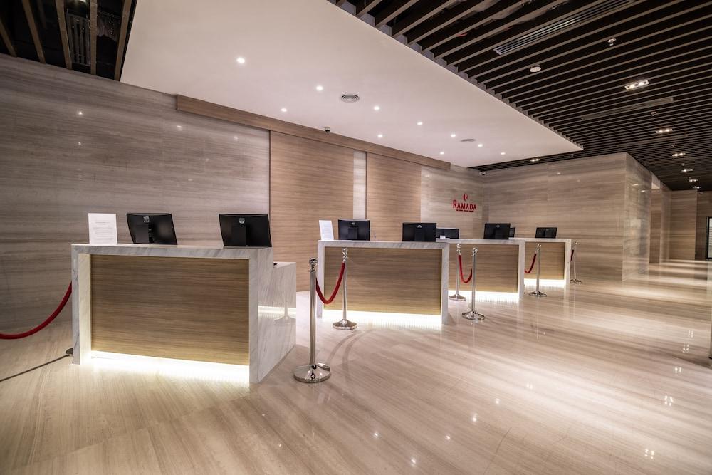 Ramada Meridin Johor Bahru Нусаяя Екстер'єр фото