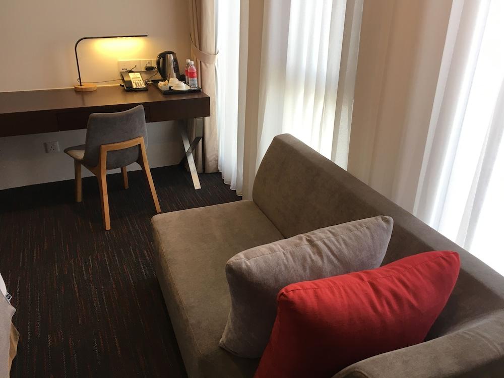 Ramada Meridin Johor Bahru Нусаяя Екстер'єр фото